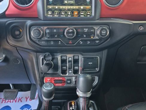 Used 2018 Jeep Wrangler Unlimited Rubicon image 34