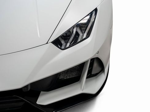 Used 2020 Lamborghini Huracan EVO image 6
