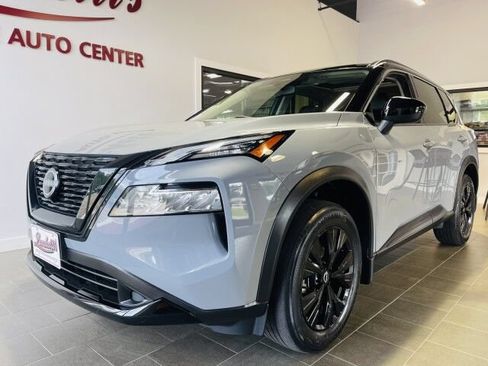 Used 2023 Nissan Rogue SV w/ SV Premium B Package AWD/4WD image 1