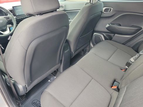 Certified 2023 Hyundai Venue SE image 11