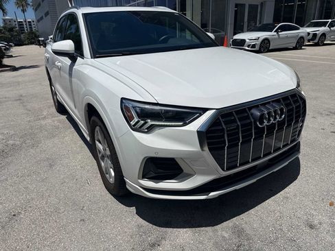 Used 2023 Audi Q3 2.0T Premium w/ Convenience Package AWD/4WD image 2
