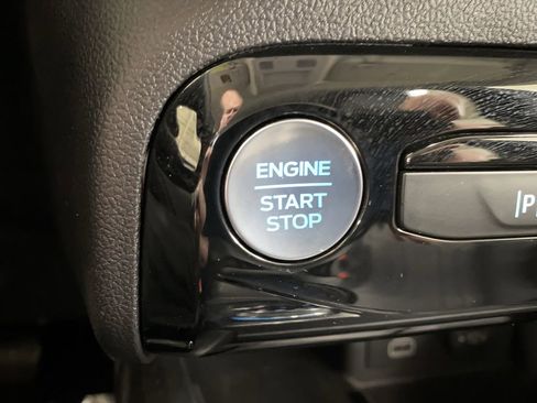 Used 2025 Ford Escape Platinum w/ Premium Technology Package image 35