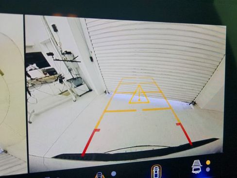 Used 2024 Chevrolet Colorado ZR2 w/ Technology Package image 21