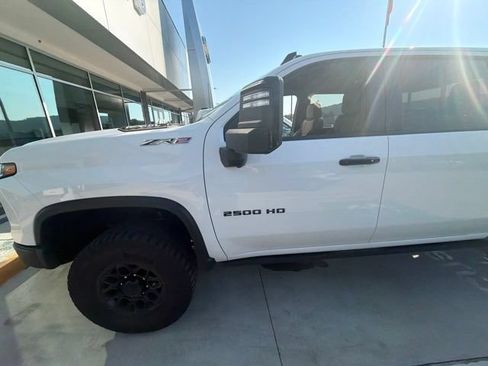 Used 2025 Chevrolet Silverado 2500 ZR2 w/ ZR2 Bison Edition AWD/4WD image 7