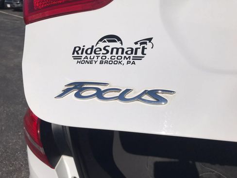 Used 2018 Ford Focus SE w/ SE Appearance Package FWD image 35