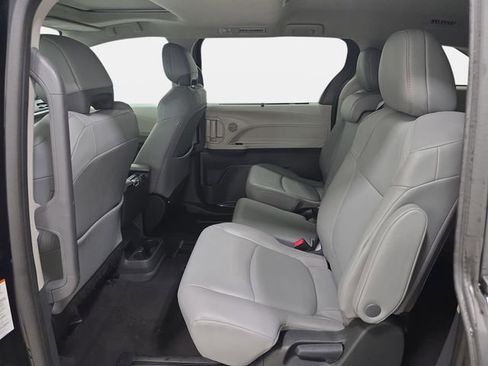 Certified 2024 Toyota Sienna XLE FWD image 12