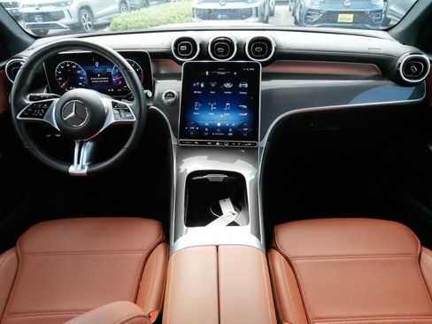 Used 2023 Mercedes-Benz GLC 300 4MATIC image 10