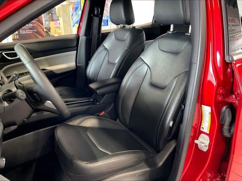 Used 2025 Jeep Compass Limited AWD/4WD image 3
