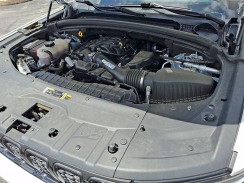 Certified 2023 Jeep Grand Cherokee Altitude AWD/4WD image 33