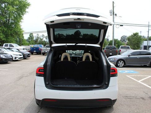 Used 2016 Tesla Model X 90D AWD/4WD image 9