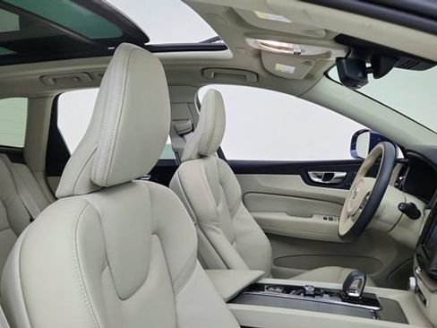 Used 2023 Volvo XC60 B5 Plus w/ Climate Package image 22