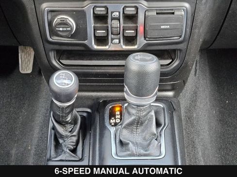 Used 2022 Jeep Wrangler Unlimited Sport AWD/4WD image 21