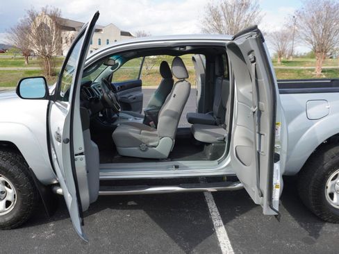 Used 2012 Toyota Tacoma PreRunner w/ SR5 Pkg image 21