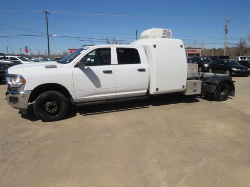 Used 2019 RAM 3500 Tradesman w/ Chrome Appearance Group AWD/4WD image 39