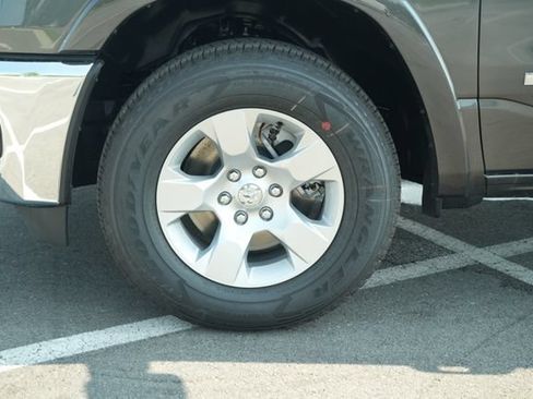 New 2026 RAM 1500 Big Horn AWD/4WD image 9