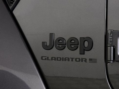 Used 2024 Jeep Gladiator Sport AWD/4WD image 33