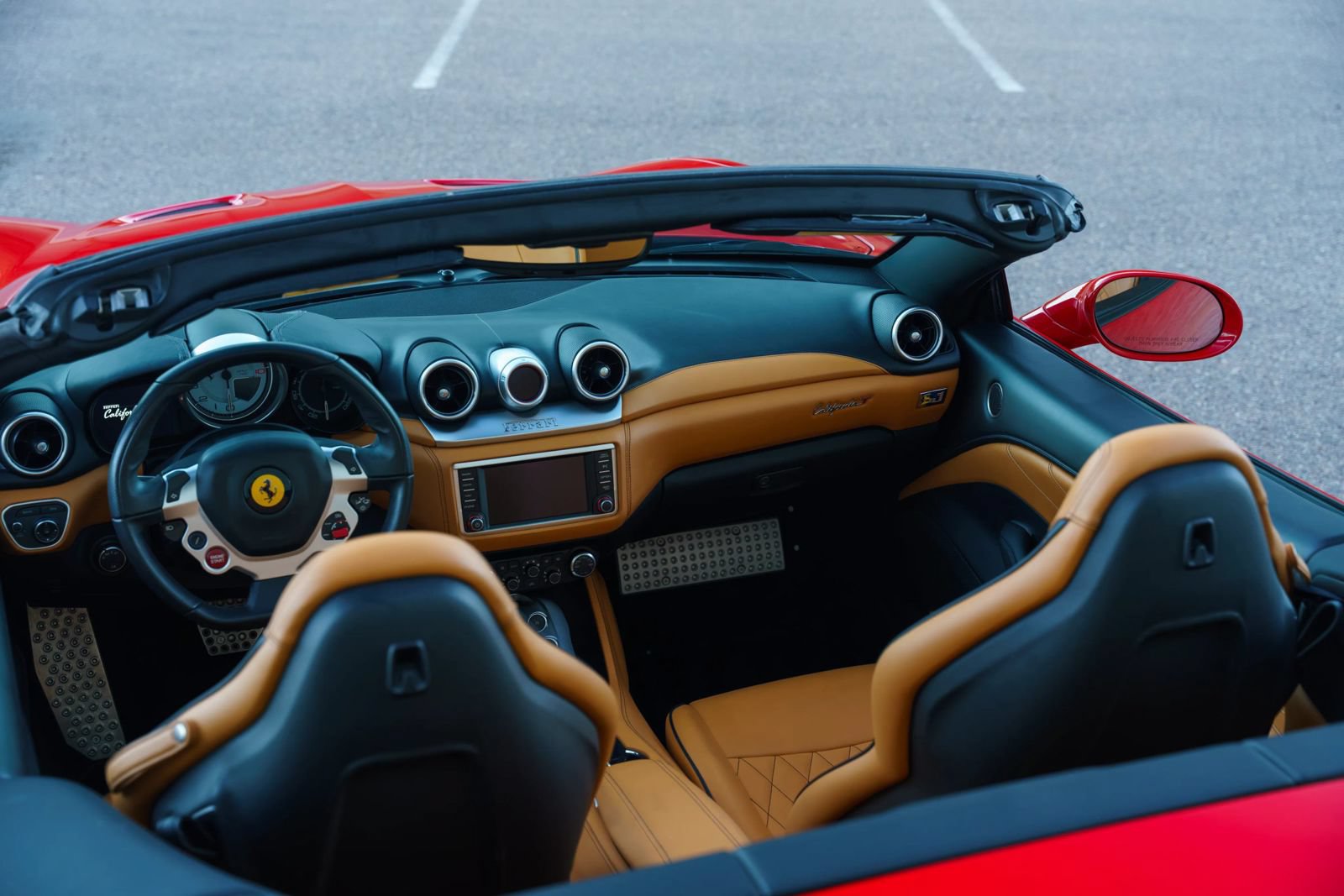 Used 2015 Ferrari California T RWD image 74