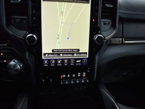 Used 2019 RAM 1500 Limited image 10