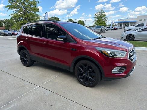 Used 2017 Ford Escape Titanium FWD image 7