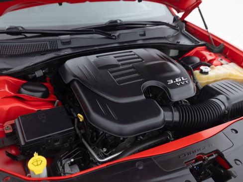 Used 2018 Dodge Charger GT AWD/4WD image 40