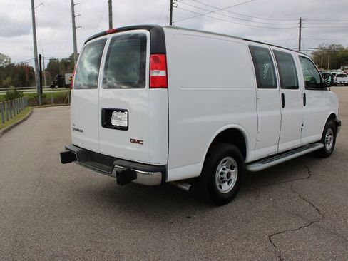Used 2024 GMC Savana 2500 w/ Driver Convenience Package image 15