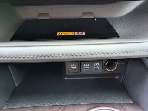 Used 2023 Toyota Highlander Limited image 24