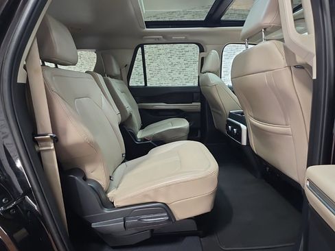 Used 2024 Ford Expedition Max Limited image 12