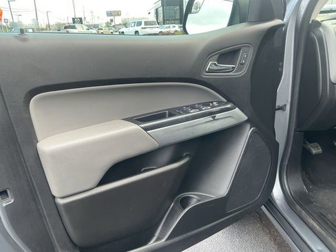Used 2020 Chevrolet Colorado LT w/ Safety Package image 9