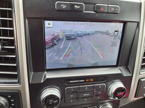 Used 2019 Ford F150 Lariat w/ Equipment Group 502A Luxury AWD/4WD image 9