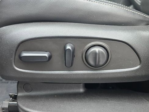 Certified 2022 GMC Terrain SLT w/ LPO, Floor Liner Package image 17