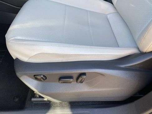 Used 2020 Volkswagen Tiguan SEL FWD image 20