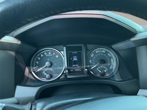 Used 2020 Toyota Tacoma TRD Sport image 11