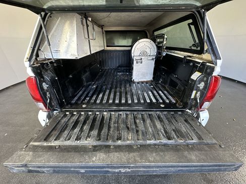 Used 2022 Toyota Tacoma 2WD Access Cab image 27