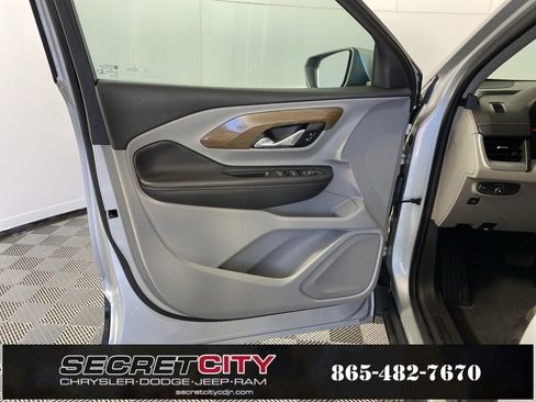 Used 2018 GMC Terrain SLE w/ Driver Convenience Package image 12