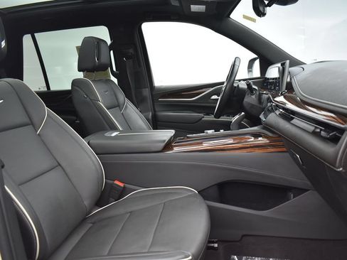 Used 2024 Cadillac Escalade Premium Luxury w/ LPO, Floor Liner Package AWD/4WD image 41
