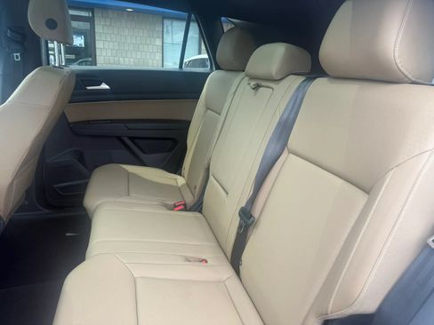 Used 2020 Volkswagen Atlas Cross Sport SE w/ Panoramic Sunroof Package AWD/4WD image 19