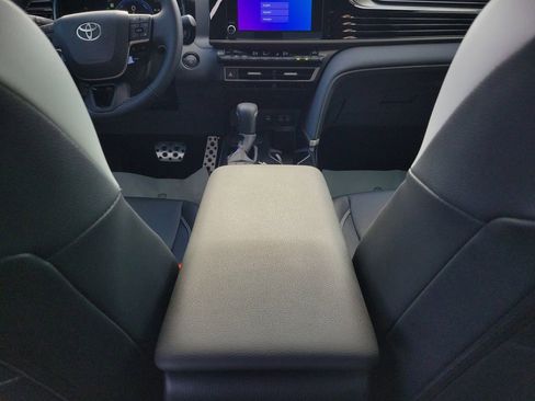 Used 2026 Toyota Camry SE image 16