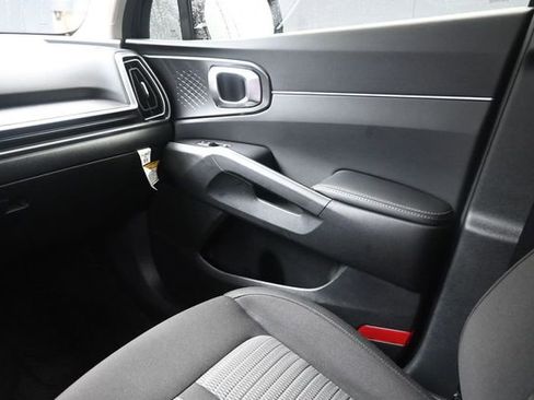 Used 2026 Kia Sorento LX FWD image 24