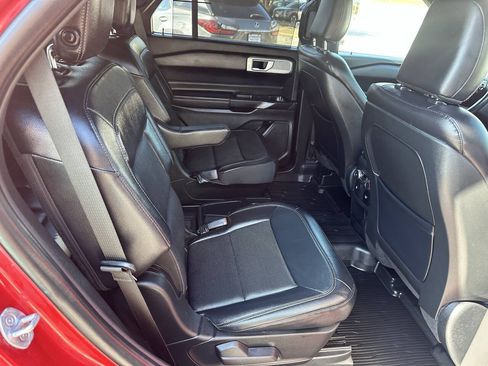 Used 2020 Ford Explorer Limited RWD image 16