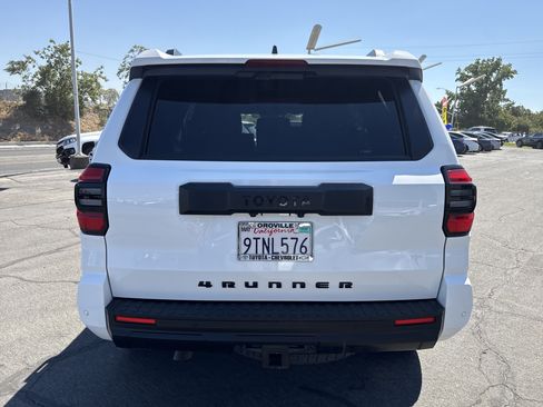 Used 2025 Toyota 4Runner TRD Off-Road Premium w/ Tow Technology Package AWD/4WD image 4