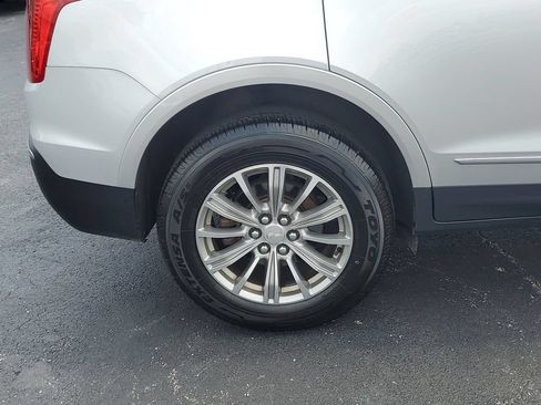 Used 2017 Cadillac XT5 Luxury AWD/4WD image 5