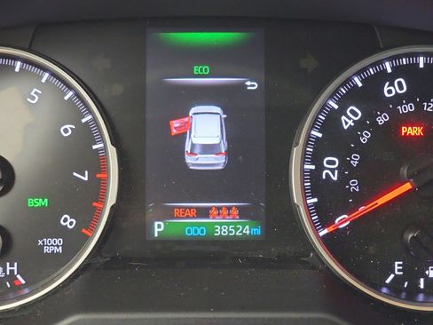 Used 2020 Toyota RAV4 XLE w/ Convenience Package FWD image 25