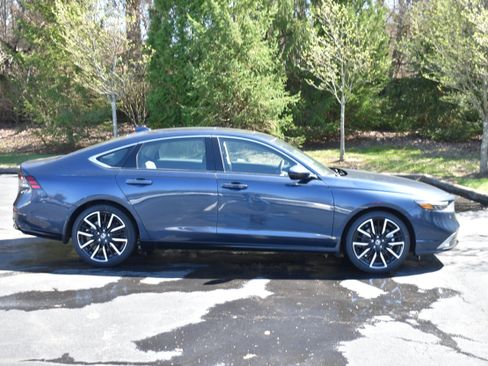 New 2026 Honda Accord Touring image 9