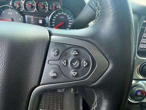 Used 2019 Chevrolet Suburban LT AWD/4WD image 19