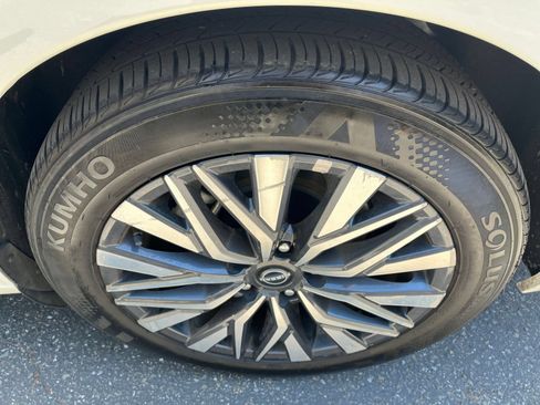 Used 2025 Nissan Altima 2.5 SV FWD image 30