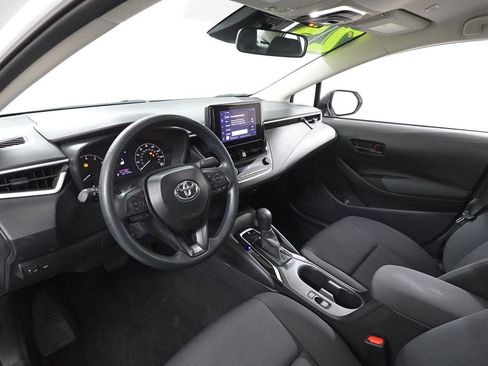 Used 2025 Toyota Corolla LE FWD image 12