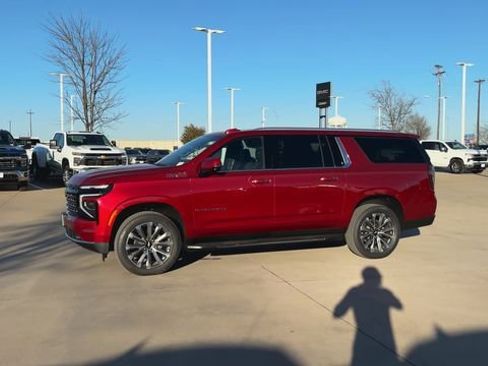 New 2026 Chevrolet Suburban High Country RWD image 8
