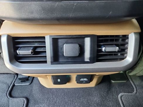 Used 2023 Ford F150 Lariat w/ Trailer Tow Package image 21