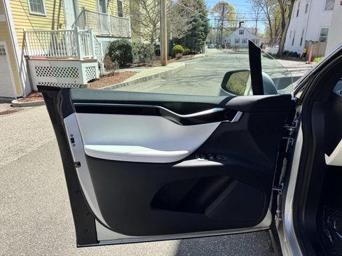 Used 2017 Tesla Model X 100D AWD/4WD image 19