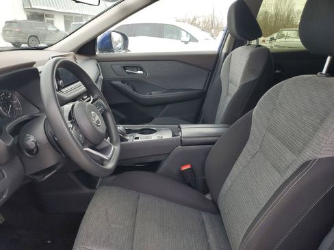 Used 2023 Nissan Rogue SV image 6